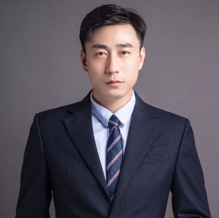 曹金华 视觉与舞美负责人